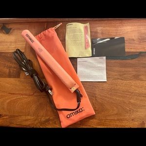 Amika- Limited Edition Strand Perfect Styler NWOT
